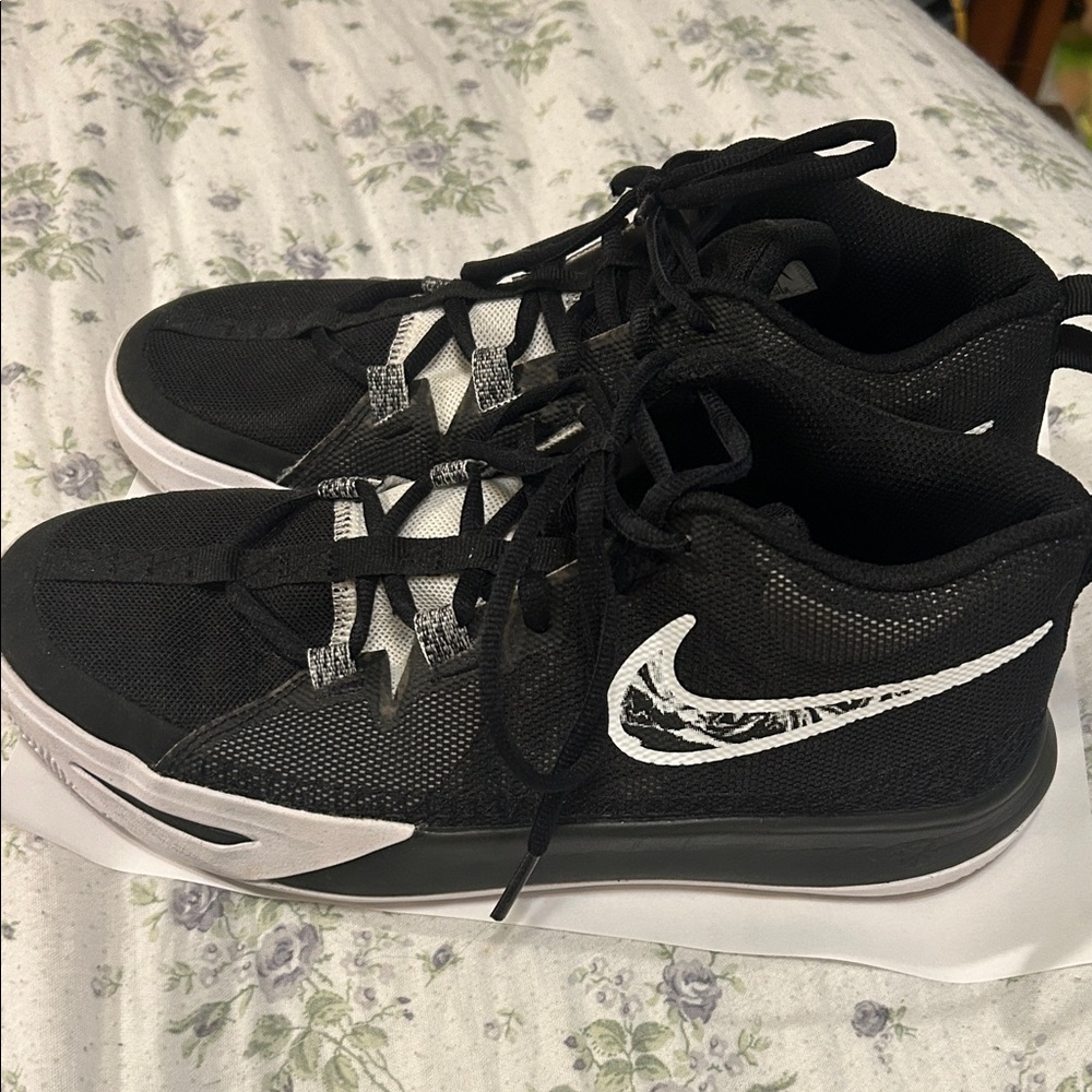 Nike Women's Black and White High-Top Sneakers